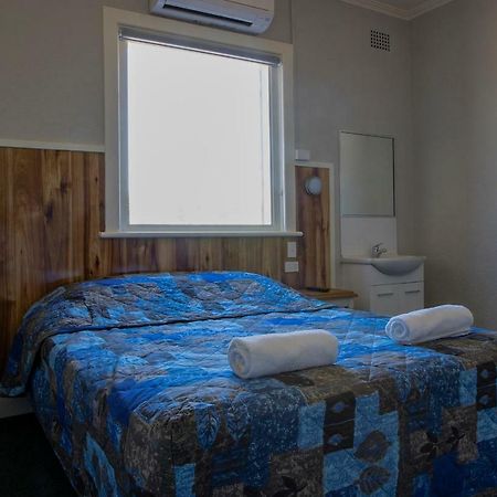 Criterion Hotel Gundagai Exteriör bild